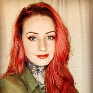 Meet your Posher, Monique